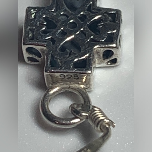 Silpada Vintage Rare HTF Sterling Silver Petite Filigree Cross on French Wires - Picture 10 of 13